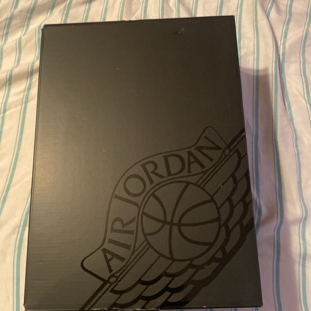 Jordan 1 SE colorway - Picture 6 of 7
